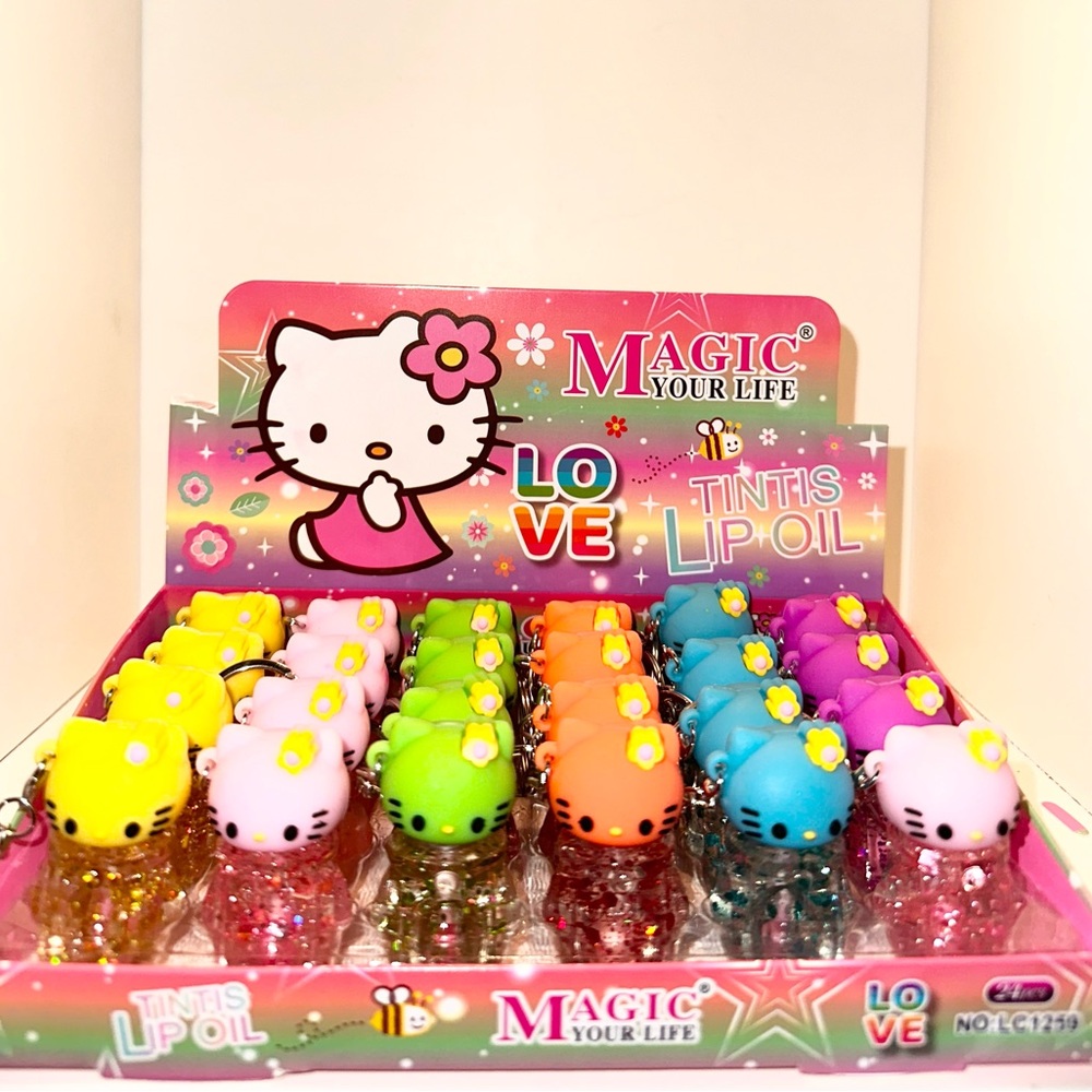 Hello Kitty Magic Lipgloss.| BUNDLE
OF 6 (mix)***